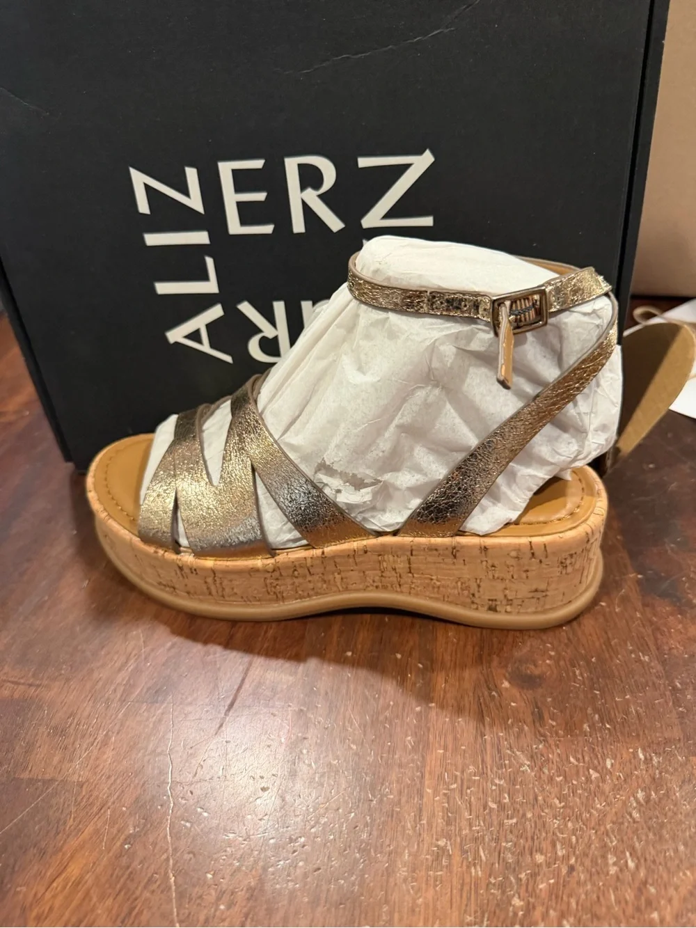 Naturalizer Women's Riley Platform Heel Strappy Sandal Light Bronze size 6.5 M
